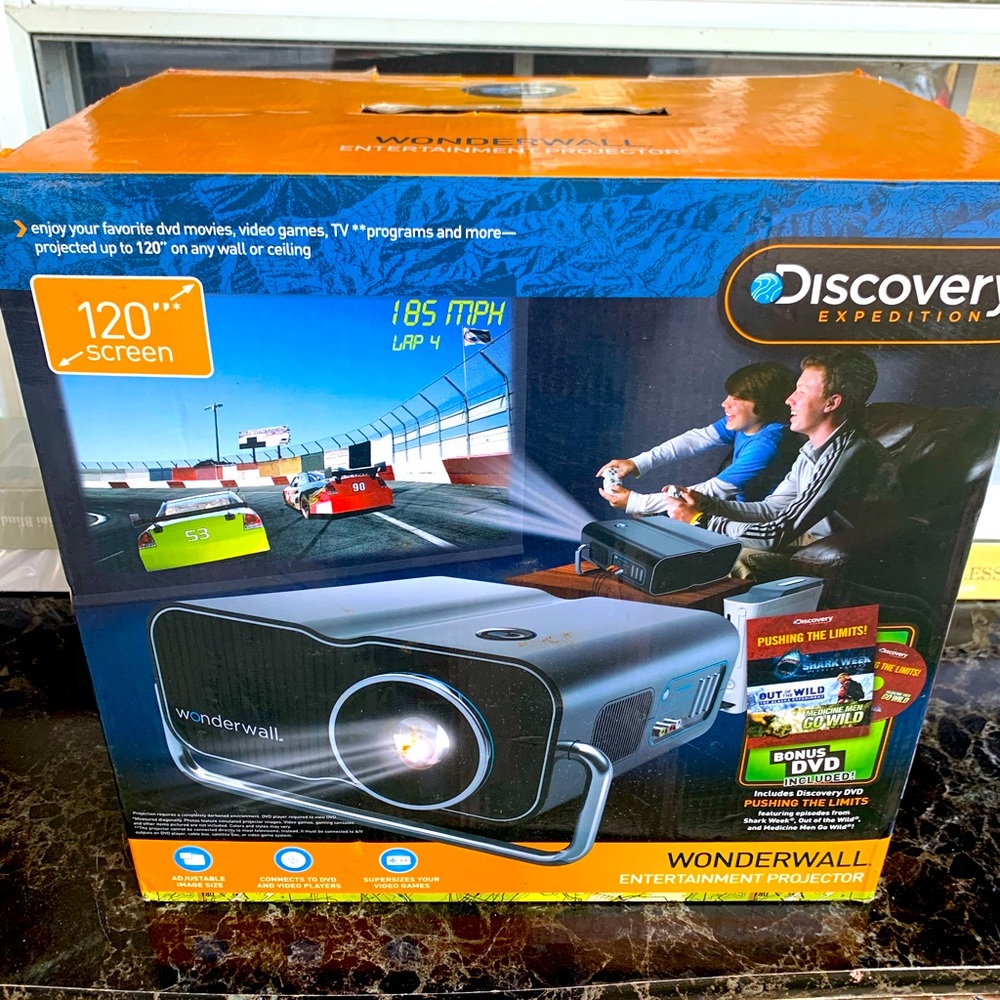 Wonderwall entertainment projector